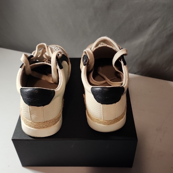 Crown Vintage Black and Cream Footwear - Picture 5 of 9